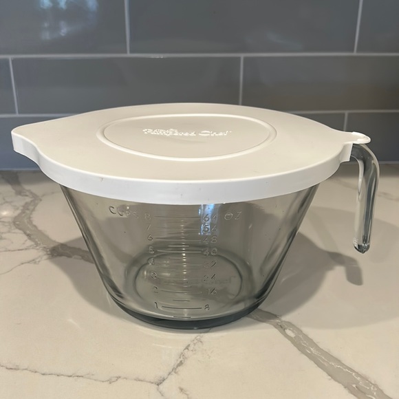 The Pampered Chef Kitchen Pampered Chef 8 Cup 64oz 2 Liter Glass